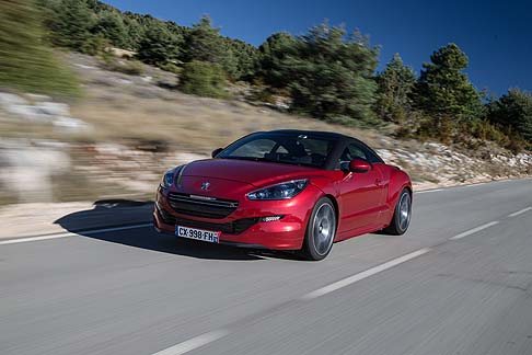 Peugeot - Il Sound System abbinato a un condotto di aspirazione specifico, e a un impianto di scarico riprogettato, permette di apprezzare il carattere sportivo della nuova motorizzazione di RCZ R.  width=