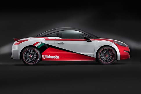 Peugeot - Grazie agli interventi apportati, la potenza erogata dall'1.6 litri turbo della RCZ R è salita da 270 a ben 304 CV. Inoltre, la RCZ R Bimota offre sospensioni ed impianto frenante sviluppato dai tecnici Peugeot Sport per la RCZ R di serie. width=