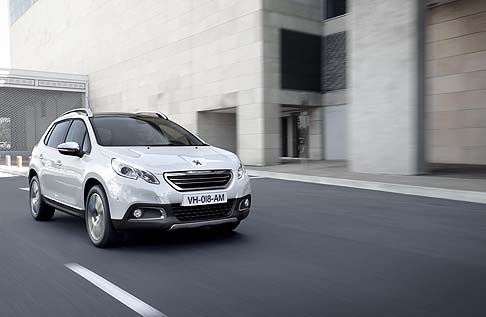 Peugeot - Ma il brand transalpino punta anche ad ampliare l’offerta nel settore delle ibride, introducendo una sospendente tecnologia ad aria compressa sviluppata da PSA insieme a Bosch. width=
