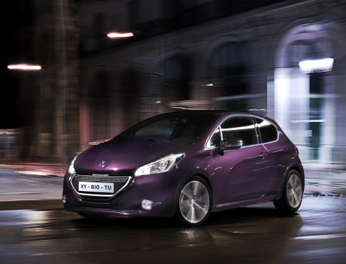 Peugeot - Proposte sotto forma di concept-car al Salone di Ginevra, le 208 XY e 208 GTi sono esposte a Parigi nella loro linea definitiva. width=