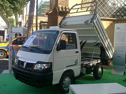 Piaggio - Piaggio Porter veicolo elettrico con cassone ribaldabile width=