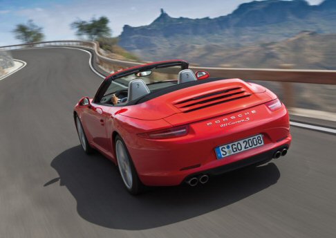 Porsche - A bordo della 911 Carrera Cabriolet troviamo anche il VTS (Porsche Vehicle Tracking System), un pacchetto di sicurezza altamente sofisticato. width=