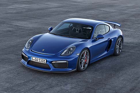 Porsche - Dopo le recenti anticipazioni di Ferrari, Porsche ci lascia scoprire in largo anticipo la nuova sportiva della gamma. Si tratta della Cayman GT4. Ed è’ subito sfida con le dirette competitors.  width=