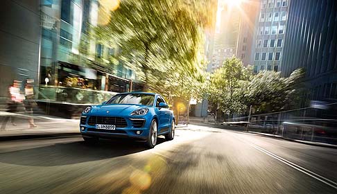 Porsche - Il nome Macan, derivato dalla parola indonesiana tigre, ben rappresenta la capacità di dominare ogni situazione. width=
