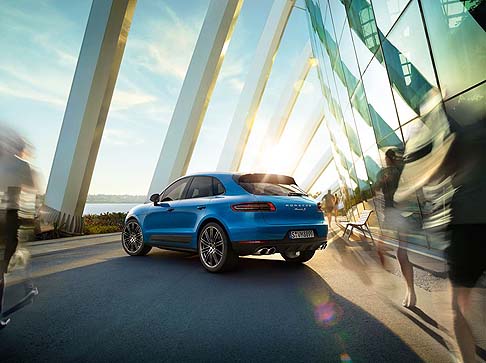 Porsche - Il sistema PASM (Porsche Active Suspension Management) , inoltre, rende la guida più agile.  width=