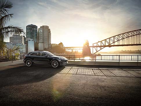 Porsche - Porsche Macan offre ben tre tipi di sospensioni, dalle molle in acciaio fino a quelle pneumatiche. width=