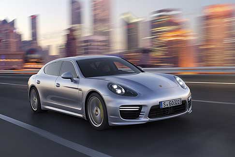 Porsche - Porsche Panamera 4S disponibile anche in versioni Executive width=