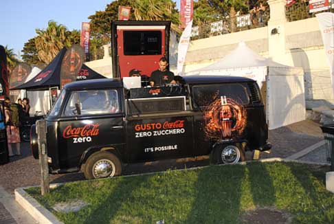 Reggio Calabria - Pulmanino consolle Coca Cola Zero sul lungomare di Reggio Calabria width=