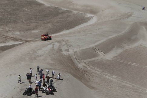 dune di sabbia - Rally Raid la sesta tappa della Dakar 2012 cancellata per mal tempo width=