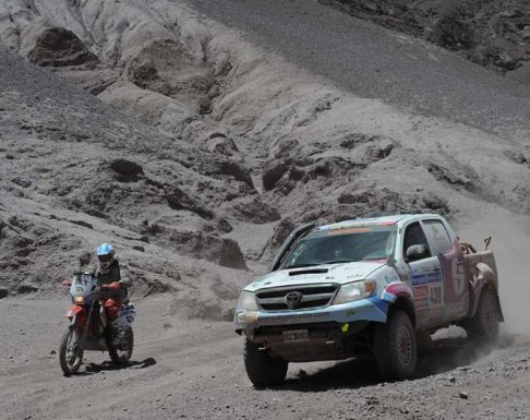 Toyota - Dakar 2011 veicolo Toyota e moto rally width=