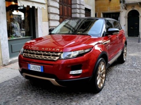 Land Rover - Presentata a Vinitaly 2012 l´esclusiva versione della Range Rover Evoque Bollinger Special Cuvee a Verona width=