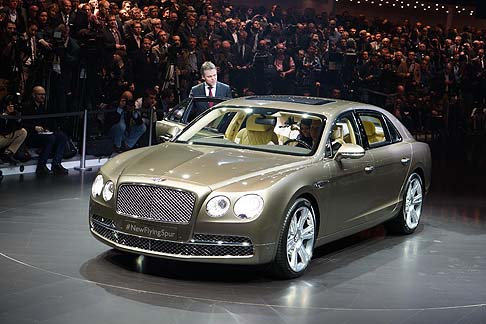 Bentley - L’autentica premiere del marchio Bentley è la nuova Flying Spur, la più raffinata berlina ad alte prestazioni del mondo.  width=