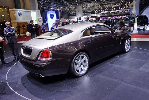 Bentley - Il lancio commerciale della Rolls-Royce Wraith è previsto per la fine del 2013 ad prezzo di listino di circa 245.000 euro. width=