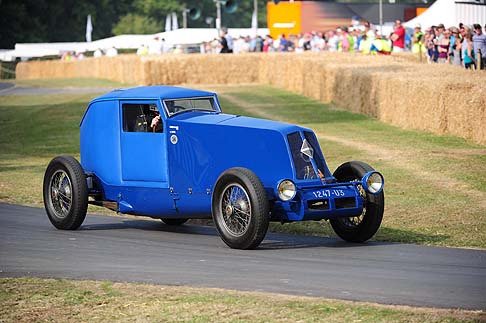 Renault 40CV - Il brand transalpino si è impegnato in un nuovo accordo triennale con Lord March per partecipare attivamente alle prossime edizioni del Festival of Speed di Goodwood.  width=