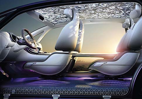 Renault - La propulsione si avvale della spinta del motore Energy dCi 130, che adotta i fondamentali di Renault in tema di tecnologia meccanica ed esplora nuove soluzioni per l’efficienza. width=