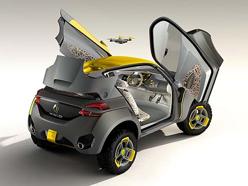 Renault - Le proporzioni e le dimensioni del veicolo, insieme ai suoi sbalzi ridotti, esprimo energia, mentre le ruote sovradimensionate sporgono oltre i parafanghi e la rendo simile ad un buggy.  width=