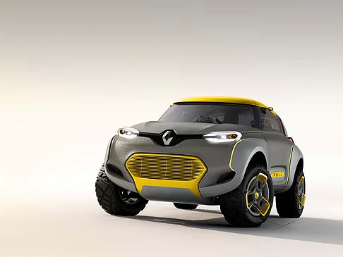 Renault - Numerosi idispositivi tecnologici, tra i quali troviamo il Flying Companion, che si pone l’obiettivo di offrire una guida piacevole e sicura. width=