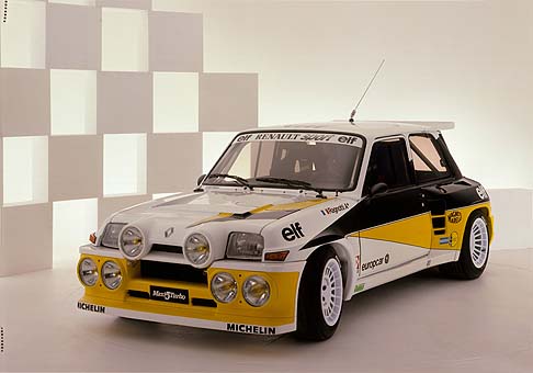 Renault Maxi 5 Turbo - Renault ha deciso di mettere in mostra oltre 115 anni di storia del marchio con vetture davvero iconiche e sorprendenti per fascino e dinamismo. width=