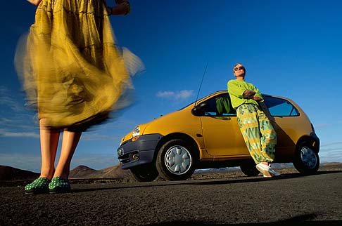 Renault - Per raggiungere l’obiettivo occorreva ridurre al minimo la presenza di dotazioni superflue, ma senza tralasciare anche qualche innovazione, come ad esempio, la panchetta posteriore scorrevole.  width=