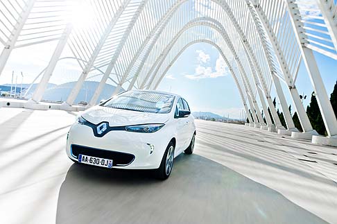 Renault - Renault ZOE adotta la piattaforma B, utilizzata da altri modelli, tra cui la nuova Renault Clio. width=