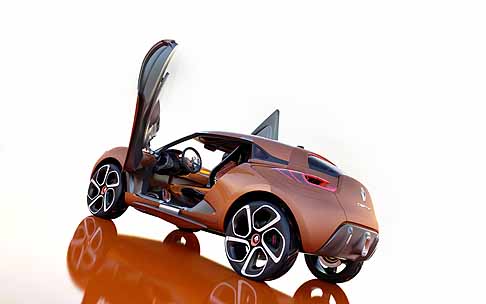 Renault - Renault Captur con portiere aperte width=