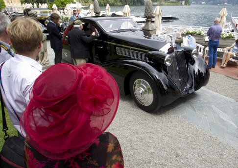 Rolls Royce - Tra le indiscusse protagoniste una menzione speciale va sicuramente indirizzata alla Rolls-Royce, che ha incantato i visitatori con la storica one-off Rolls-Royce Phantom I Jonckheere Coupè del 1925. width=