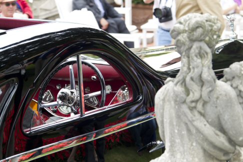 Rolls Royce - L'automobile è stata dotata di un motore sei cilindri, abbinato ad un cambio manuale a quattro velocità. width=