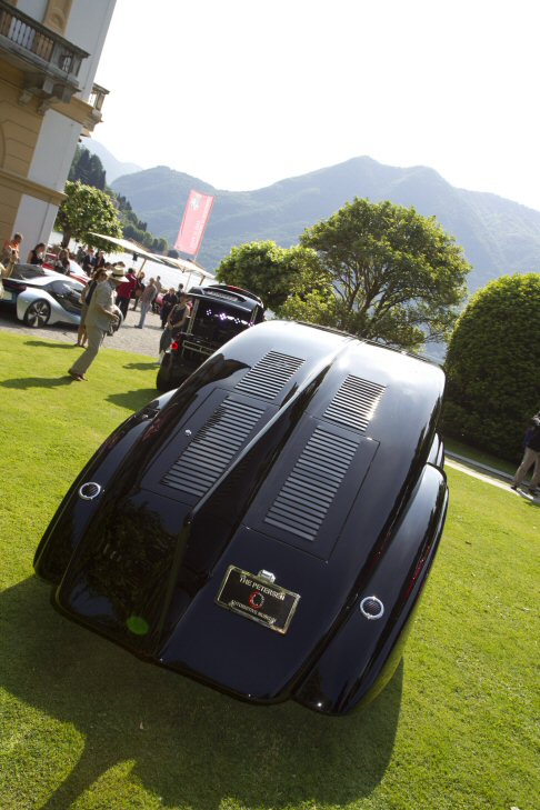 Rolls Royce - Nonostante l’incredibile appeal la vettura era clamorosamente fuori gara nel Concorso d’Eleganza Villa d’Este a causa della mancanza della Certificazione FIVA. width=