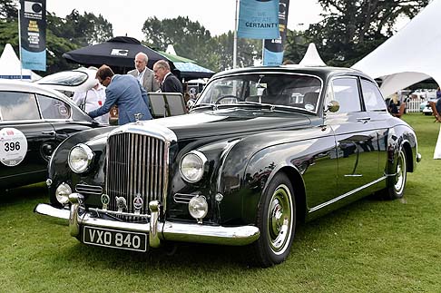 Bentley - La S1 adottava un motore sei cilindri in linea con una cilindrata di 4887 cc., l’ultimo propulsore che derivò da quelli installati sulla Rolls-Royce Twenty dal 1922 al 1929. width=