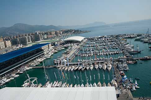 Banrca - Le Barche ormeggiate al Salone Nautico di Genova width=