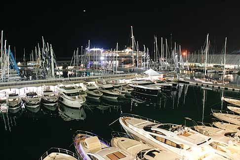 Banrca - 51° Salone Nautico Internazionale di Genova vista notturna width=