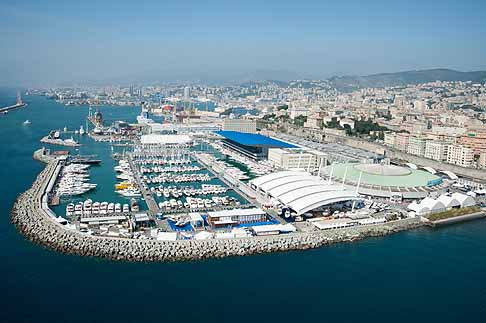 Banrca - Panoramica delle Barche al Salone Nautico Internazional di Genova width=