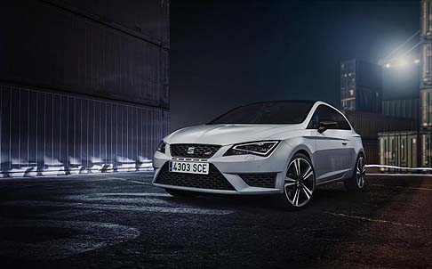 Seat - Il sistema ESP è stato ulteriormente affinato per la CUPRA e consente uno stile di guida molto sportivo nel pieno rispetto dei parametri di sicurezza. width=