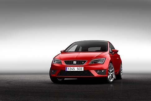 Seat - Come la Leon a cinque porte, anche la Leon SC è disponibile negli allestimenti Reference e Style, oltre che nella versione sportiva FR. width=