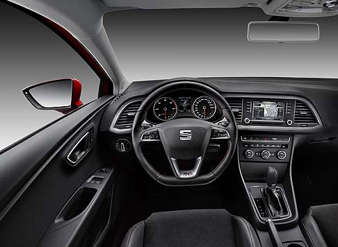 Seat - Il SEAT Drive Profile della Leon SC FR, infine, consente di variare le caratteristiche del servosterzo, del comando dell’acceleratore e della sonorità del motore. width=