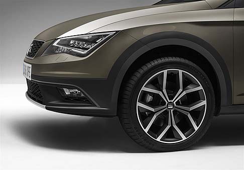 Seat - Per quanto riguarda i TDI, il 2.0 TDI 184 CV rappresenta il top di gamma. Questo propulsore garantisce il massimo dinamismo, vantando un’ accelerazione di 7,1 secondi nello scatto da 0 a 100 km/h e una velocità massima di 224 km/h. width=