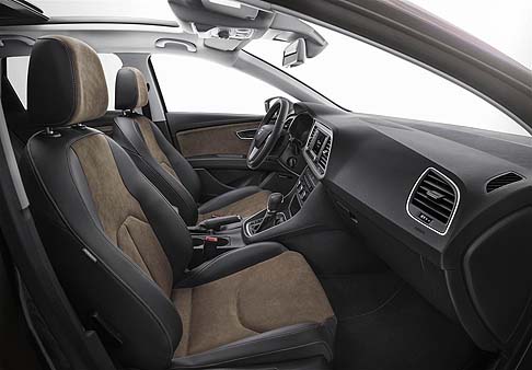 Seat - Presente nella Seat Leon X-Perience anche il sistema SEAT Sound System, opzionale con una potenza di 135 Watt e 10 altoparlanti che trasmette un suono pulito e potente in tutto l’abitacolo width=