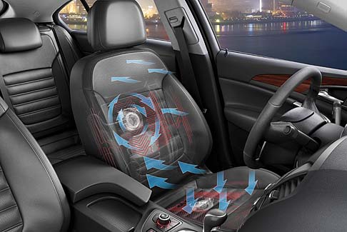 Opel - “La struttura di un sedile è piuttosto complessa”, spiega Leuchtmann. width=