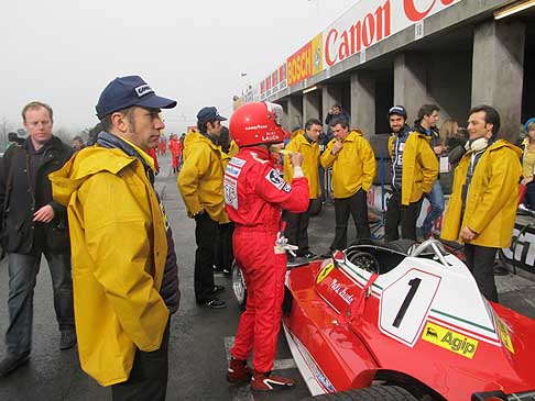 Film di Niki Luda - Set del film Rush team ferrari width=