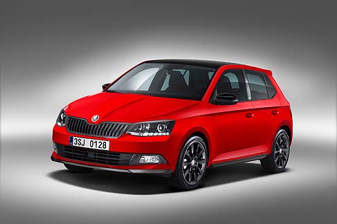 Skoda - La nuova Superb offre uno stile rinnovato attingendo alcuni elementi di design dal prototipo VisionC.  width=