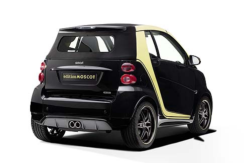 Smart - Oltre allo speciale allestimento, in linea con il motto Keep moving – stay original!, saranno disponibili un nuovo modello di occhiali LEMTOSH smart coordinati ed il MOSCOT smart Drive Package. width=