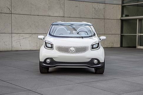 Smart - La nuova Smart fourjoy è una concept compatta a quattro posti che possiede tutte le caratteristiche tipiche del brand tedesco. width=