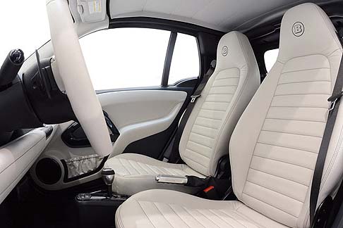 Smart - Le vetture abbinano esclusività e prestazioni grazie al potente motore BRABUS da 75 kW/ 120 CV con cui sono equipaggiate.  width=