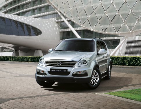 Ssangyong - Lo stand del costruttore attende un protagonista della gamma, il nuovo Rexton, SUV Premium dalla veste stilistica rinnovata. width=