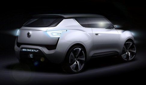 Ssangyong - In dettaglio, il veicolo e-XIV (electric eXcellent User Interface Vehicle) è sia un concept EV della serie XIV, già vista nelle ultime kermesse del settore e particolarmente apprezzata per il suo design innovativo, sia un concept CUV di segmento B. width=