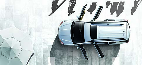 Ssangyong - Il frontale sfoggia una calandra esagonale e un paraurti trapezoidale che conferiscono un aspetto robusto, mentre i profili della mascherina e i proiettori richiamano la forma di ali.  width=