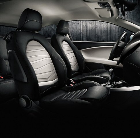 Alfa Romeo - Complessivamente saranno sette i modelli dello stand Alfa Romeo, quattro Alfa Giulietta e tre differenti configurazioni dell’Alfa MiTo, a dimostrazione di come il marchio punti soprattutto su queste due vetture per dominare il mercato. width=