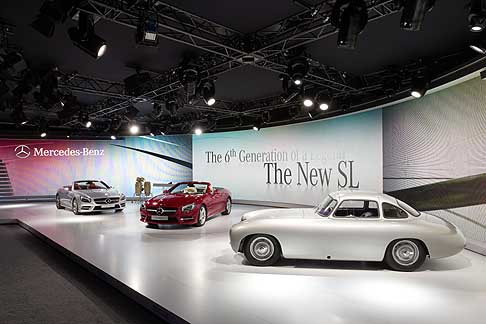 Mercedes-Benz - Stand Mercedes-Benz al Detroit Auto Show 2012 con la nuova Merceds SL World Premiere width=