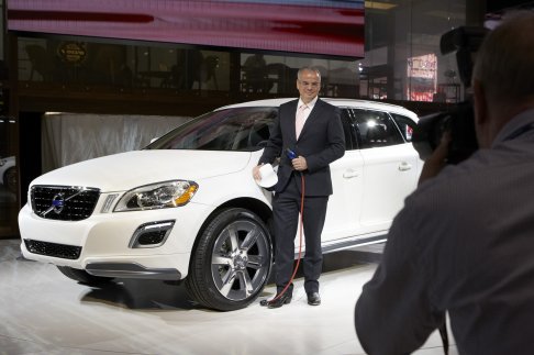 Volvo - Stefan Jacoby presenta la Volvo XC60 Plug-in Hybrid Concept al Detroit Auto Show width=
