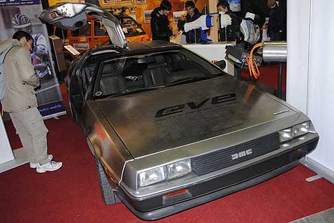 DeLorean MC 12 - Supercar DeLorean DMC 12 del Film Ritorno al Futuro. Il lanciato del libro che rappresenta la più grande raccolta di informazioni e curiosità della famosa trilogia